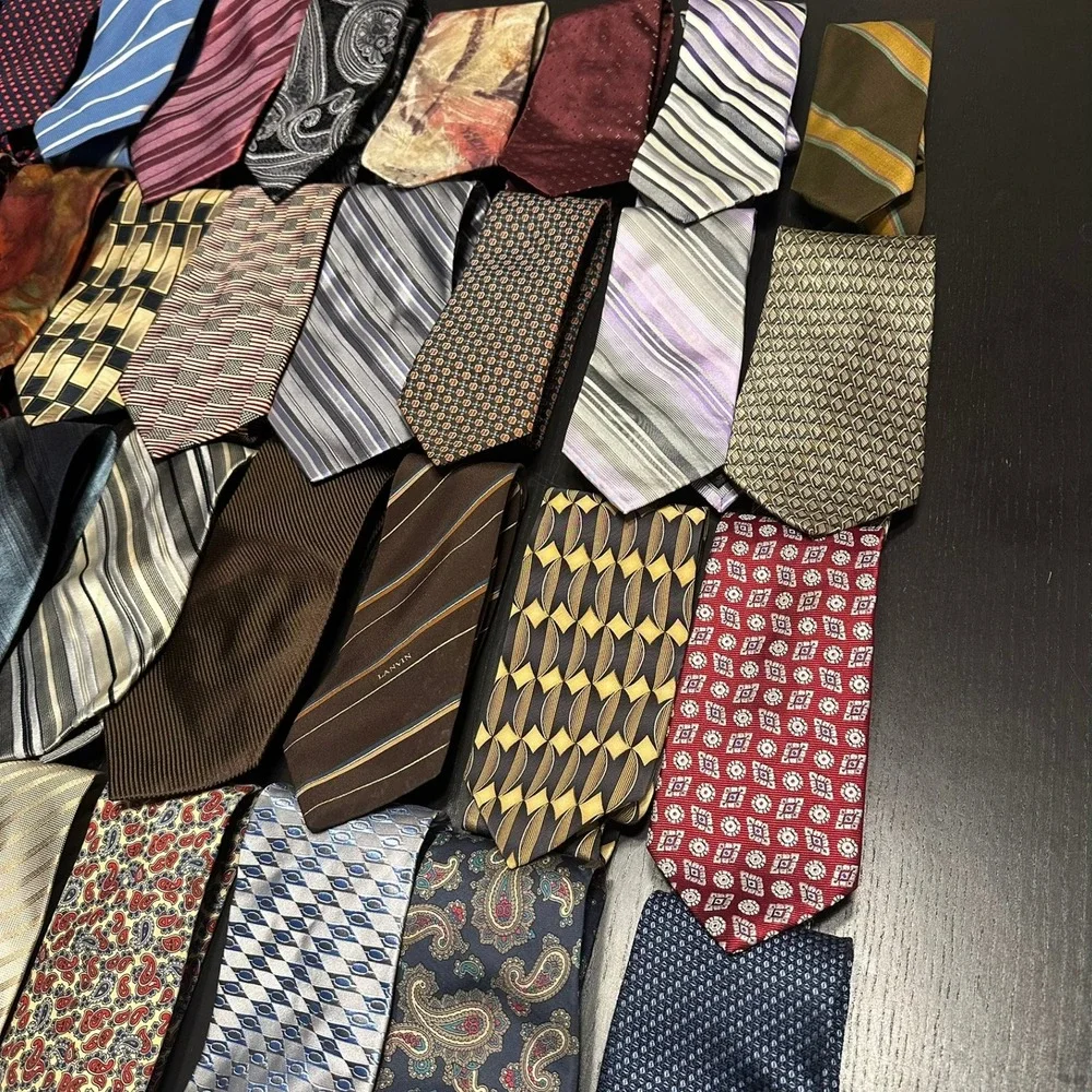 Bulk Lot of 50 Mens Neckties Silk Poly Blend Assorted Patterns Colors